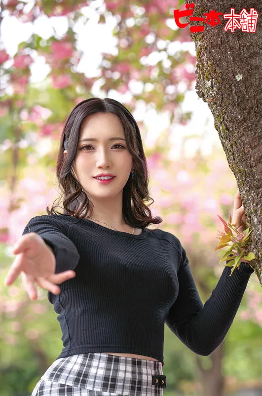 鞠るり、艶やかハイビジョン！口内奉仕＆バックも…特典画像は見逃せない！ 鞠るり