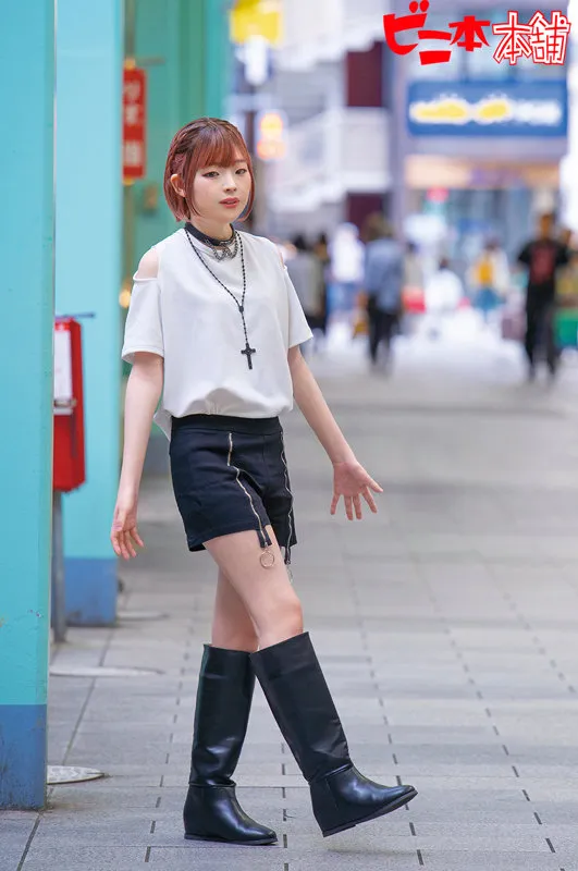 琥珀ひな、艶やかニューハーフボディをハイビジョンで大胆披露！ 琥珀ひな