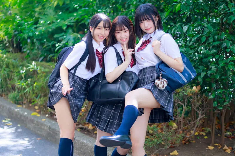 制服美少女・虹村ゆみ、乱れ咲き楽園で最奥愛を独占配信！ 虹村ゆみ