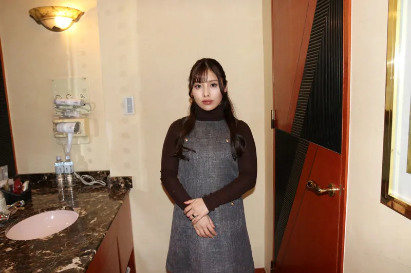 有栖舞衣の美乳が炸裂！大人の女性が魅せる、禁断の清楚な寝取り世界 有栖舞衣