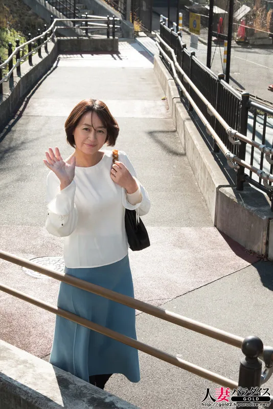 石原ゆかりの艶やかさ！大人の女性が語る、上からの愛とヒミツの慰め 石原ゆかり