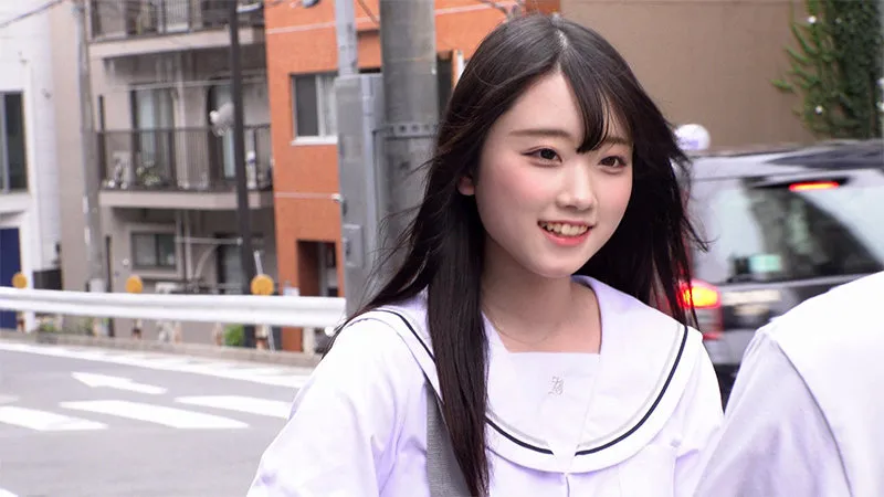 白咲璃音、制服姿で街へ！4K独占配信、熱いナンパ劇を見逃すな 白咲璃音