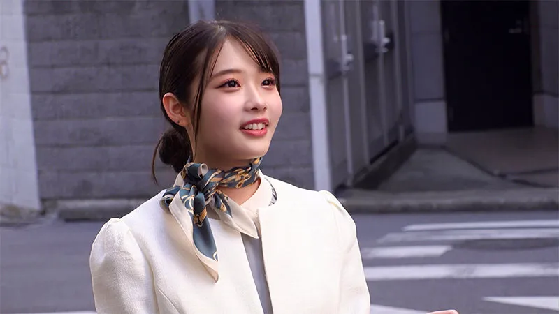 二葉エマ、4Kハイビジョンで魅せる！スチュワーデス姿の最奥愛充填 二葉エマ