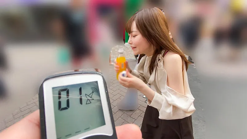 秋元さちか、青空の下で…！4Kハイビジョンで見る、秘密の充填プレイ 秋元さちか