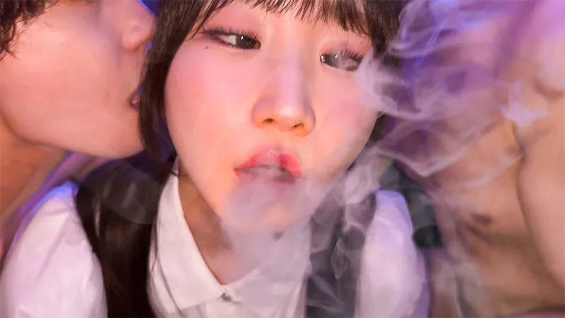 依本しおりと快楽の3P！4Kハイビジョンで愛の魔法を充填 依本しおり