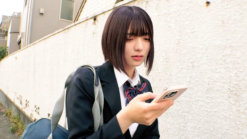 虹村ゆみ、スレンダー美少女が制服姿で魅せる4Kハードな最奥愛 虹村ゆみ