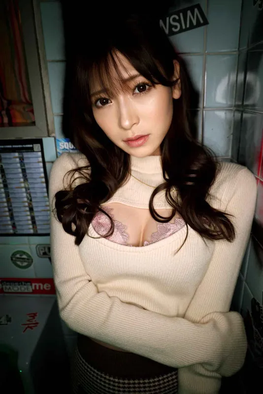 【藤井レイラ（泉ゆうめ）】藤井レイラ、プライベートな最奥へ…美乳＆豊満な果実をハイビジョンで独占撮影！ 藤井レイラ（泉ゆうめ）