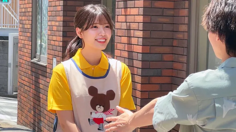 若月由衣の美乳が炸裂！スレンダー美少女を独占ハイビジョン配信 若月由衣