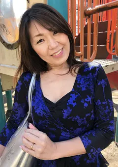 【黒蜜】さなえ 48歳 中出し熟女 【KMTU-041】