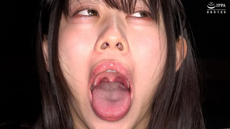 甘井くるみ、驚きの口内観察！小魚を咀嚼する巨大女プレイを高画質で 甘井くるみ