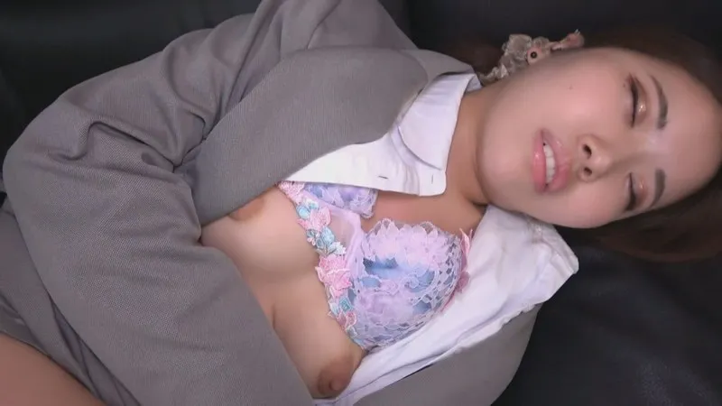 就活女子が秘めたる欲求…バックでヒクヒク、最奥まで愛を充填！