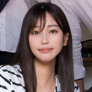 制服美少女・前田美波、青春の衣装で魅せる最奥愛のハイビジョン 前田美波