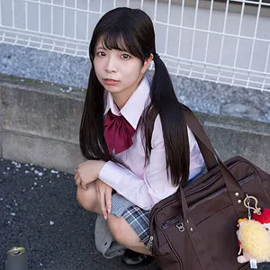 皐月ゆら、制服美少女のプライベートな一面…最奥まで愛を充填！ 皐月ゆら