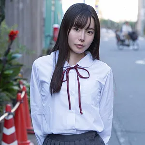 松丸香澄、制服美少女のプライベートな一面をハイビジョンで独占撮影！ 松丸香澄