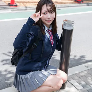 澪川はるか、制服美少女のプライベートな魅力に迫る！ 澪川はるか