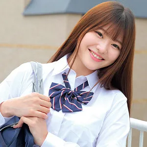 朝陽いと、制服美少女が魅せる4Kハイビジョン！最奥愛充填の極上ナンパ体験 朝陽いと