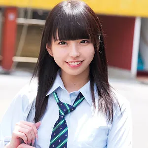 【雫月心桜（桜井千春）】4K美少女・心桜、制服姿で街へ！最奥愛充填のナンパ密着 雫月心桜（桜井千春）