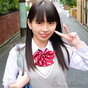 【雫月心桜（桜井千春）】制服美少女・こはる、4Kハイビジョンで愛の充填！最奥まで見つめる上からの視線 雫月心桜（桜井千春）