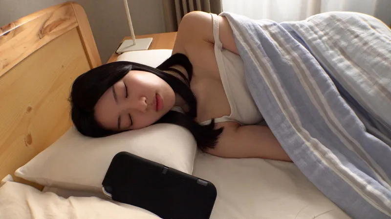 響かれんの美少女ボディを4Kハイビジョンで！最奥まで愛でる 響かれん