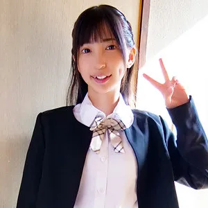 冬愛ことね、制服姿で魅せる！色白美少女の可憐な果実 冬愛ことね
