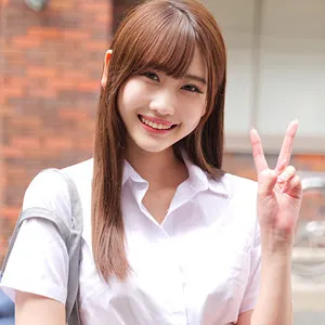 有馬みずき、制服姿で電光石火！独占ハイビジョン映像＆強力な相棒との潮吹き 有馬みずき