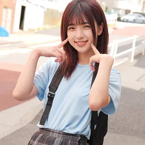 花狩まい、制服姿で電光石火！独占ハイビジョン口内奉仕 花狩まい