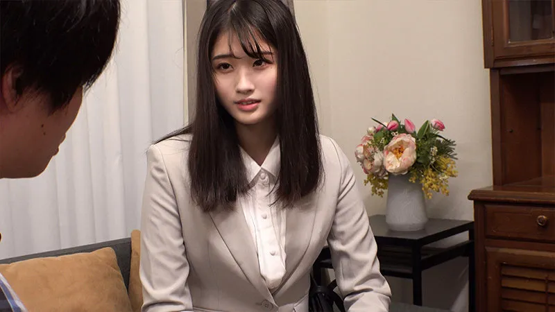 4Kで美脚を堪能！沙月ふみの、OLパンスト・タイツ姿を最奥まで 沙月ふみの