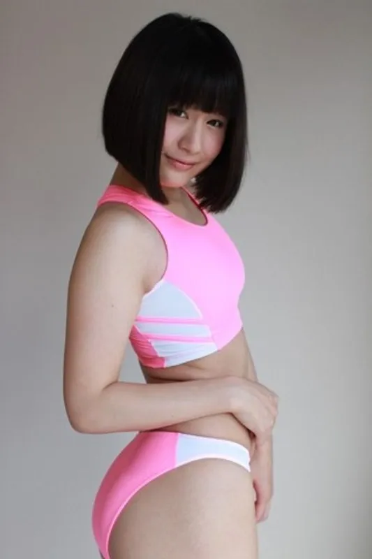 【VR】【桃菜あこ（明海こう、小泉まり）】桃菜あこ、明海こうが魅せる！水着コスプレのセクシーVR映像 桃菜あこ（明海こう、小泉まり）