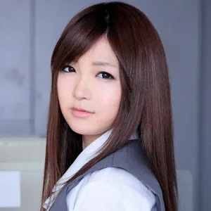 結月小春、小柄なOLが魅せる…ハイビジョン指マン＆口内奉仕！ 結月小春