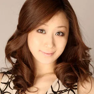 川上ゆう、艶やかな和装で魅せる！至近距離で捉えた美乳＆色白ボディ 川上ゆう