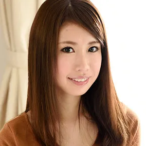 小悪魔えみりが挑発！3人の視線が絡み合う、熱い一夜のハイビジョン映像