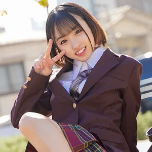 菊池はる、4Kで捉えた最奥のプライベート。お揃い衣装で見せる、美少女の愛の充填。 菊池はる