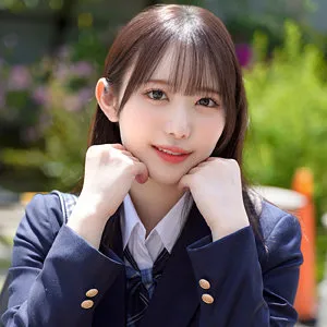 水瀬りたの艶やか魅力！最奥まで愛を充填する4K美少女 水瀬りた