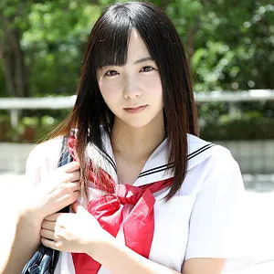 市原由芽、制服姿で魅せる！愛と青春の口内奉仕シーン 市原由芽