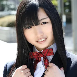 白鳥すず、制服姿で魅せる愛の奉仕！青春と最奥の快感 白鳥すず