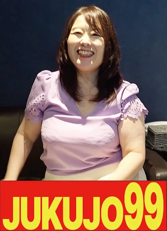 51歳・映美さんのプライベート撮影。とろける垂れ乳と豊満な果実を独占配信！