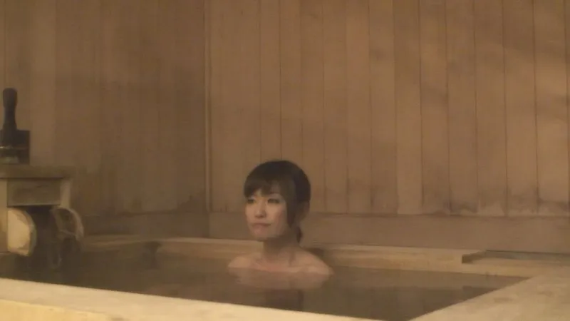 夜道で出会った美魔女と…スレンダーボディに口内奉仕、極上の夜を過ごす。