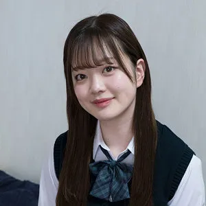 橋本りこ、制服姿を隠し撮り！？ 禁断の距離が深まる秘密の観察 橋本りこ