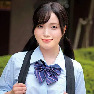 泉田栞の美少女制服にドキッ！4Kハイビジョンで最奥まで愛を充填 泉田栞