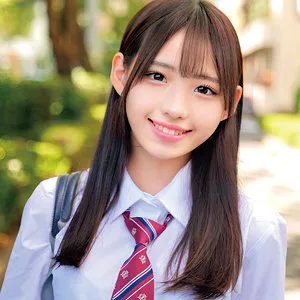 長澤りつ、制服美少女が4Kハイビジョンで魅せる最奥愛 長澤りつ