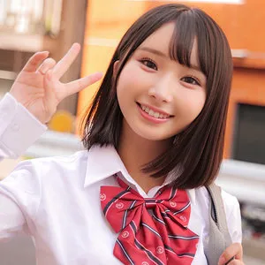 由良かな、制服美少女の最奥へ…4Kハイビジョンで迫る、禁断の愛の充填！ 由良かな