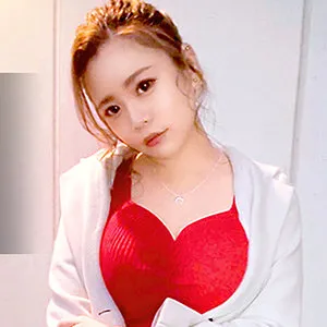 真木夏芽の艶やか美乳！至福の口内奉仕で最奥まで愛の充填 真木夏芽