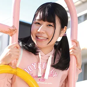 月美りょう、最奥までいっぱいに…！ツルツル美少女の愛の充填 月美りょう