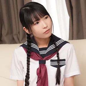 希咲那奈、ミニ系セーラー服で魅せる最奥愛。ツルツル美肌にドキドキ！ 希咲那奈