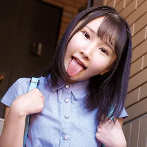 由良かなの愛らしさ爆発！ツルツル美肌とミニ系ボディをハイビジョンで堪能 由良かな