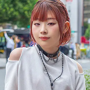 琥珀ひな、喉奥を責める激エロ！特典画像付きハイビジョンバックも。 琥珀ひな