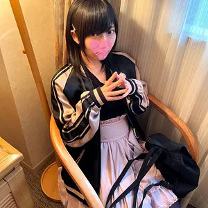 四宮繭の潤いと艶めき。最奥まで愛を注ぐ、美乳ハイビジョン。 四宮繭