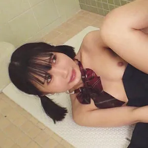 由良かな、制服姿で魅せる！ハイビジョン美少女の独占配信 由良かな