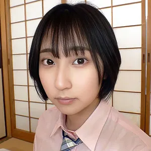 糸井瑠花、制服＆清楚な笑顔に胸キュン！最奥愛のハイビジョン映像 糸井瑠花