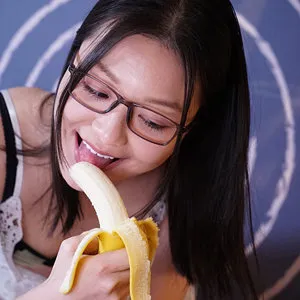 真冬の誘惑：奔放な彼女と過ごす、熱いハイビジョン独占映像